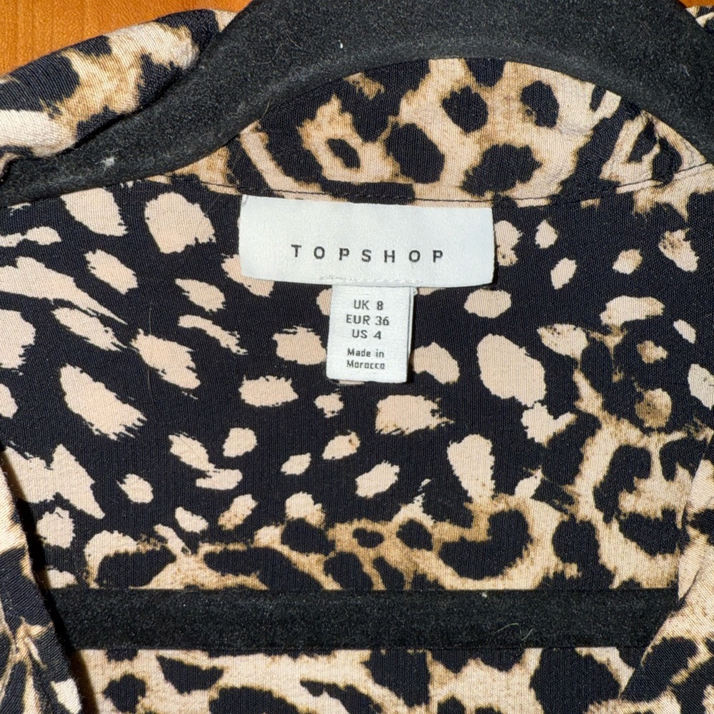 Leopard Print Button-Up Blouse - Picture 3 of 3